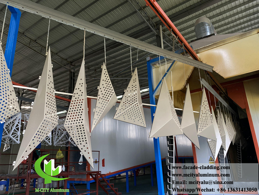Disegni di perforatura di fogli di alluminio per pannelli di rivestimento metallici personalizzati Vernice PVDF