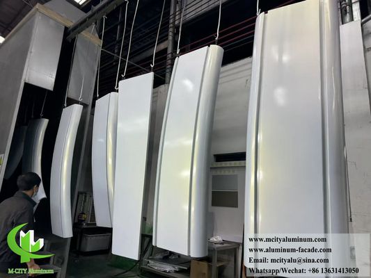 Prezzo buono pannelli di alluminio iperbolici rivestimento di facciata metallica a doppia curva in linea