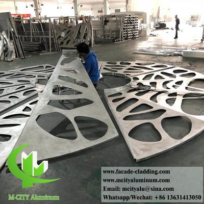 Qualità  Customized Size Powder Coated Perforated Aluminum Ceiling Panel for Interior Exterior Decoration Fabbrica