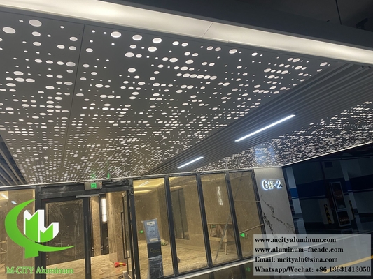 Metallo perforato soffitto lamiera di alluminio materiale durevole con luce a LED design moderno