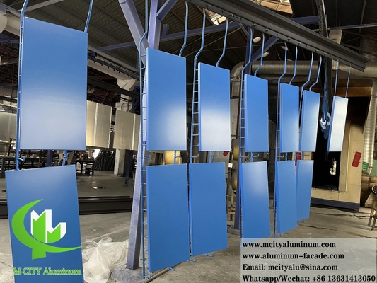 Pannello di rivestimento di pareti di alluminio massiccio esterno con modello perforato colore blu PVDF