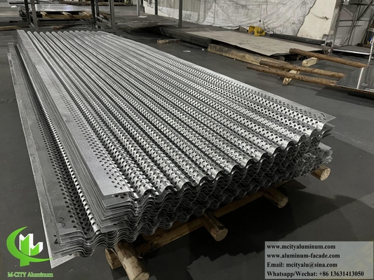 Rivestimento metallico ondulato lamiera perforante schermo di alluminio per decorazione di pareti di facciata