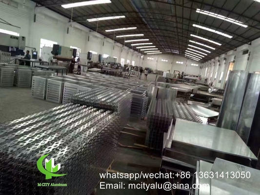 schermo laser CNC pannello di rivestimento in alluminio metallico per parete tenda con colore ottone