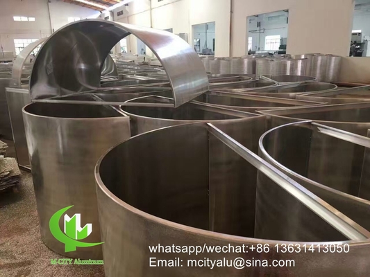 pannello di rivestimento in alluminio realizzato su misura con foro di perforazione per il muro tenda di facciata