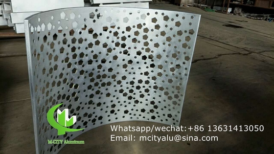 pannello di rivestimento in alluminio realizzato su misura con foro di perforazione per il muro tenda di facciata