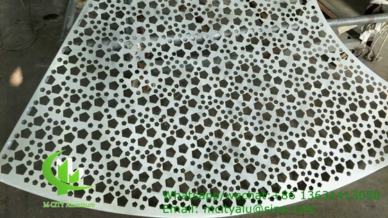 pannello di rivestimento in alluminio realizzato su misura con foro di perforazione per il muro tenda di facciata