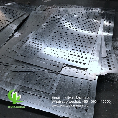 Legno di alluminio perforato per schermo di protezione della privacy della finestra recinzione con schermo di taglio laser di spessore 2 mm