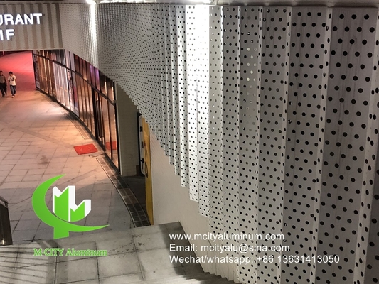 Fassata di parete in alluminio perforato pannello di rivestimento della parete copertura esterna dell'edificio per la facciata esterna dell'edificio