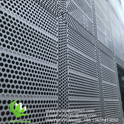 rivestimento per facciate a pannelli di alluminio perforati metallici
