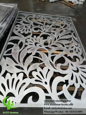 Taglio laser di facciate metalliche pannelli di alluminio foglio con modello