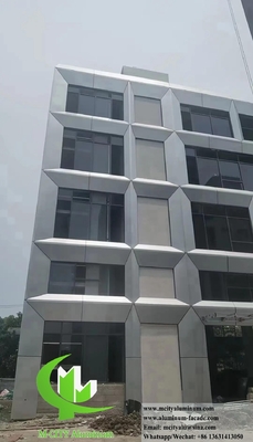 Rivestimenti per facciate in alluminio per esterni di edifici resistenti agli agenti atmosferici e a bassa manutenzione