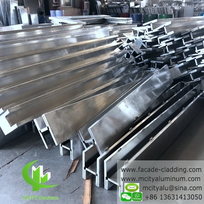 Esterno Fassata in alluminio a disegno metallico parete rivestimento metallo parete tenda