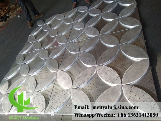 Perforazione di pannelli di alluminio architettonici per rivestimenti di facciata
