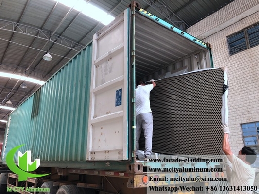 Fabbrica di pannelli di alluminio massiccio a Foshan, Cina
