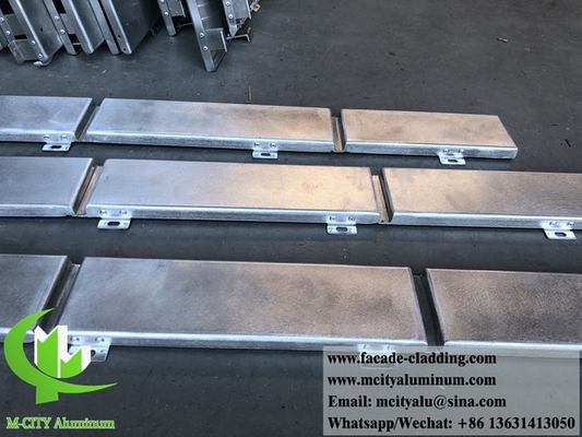 Fassate metalliche a foglio di alluminio massiccio con perforazione a pannelli decorativi