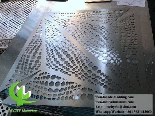 Fassate metalliche a foglio di alluminio massiccio con perforazione a pannelli decorativi
