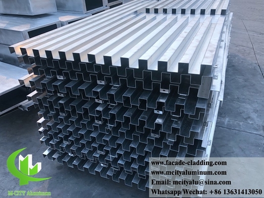 Fassata in metallo lamiera di alluminio per parete tenda non standard su misura per rivestimento di facciata