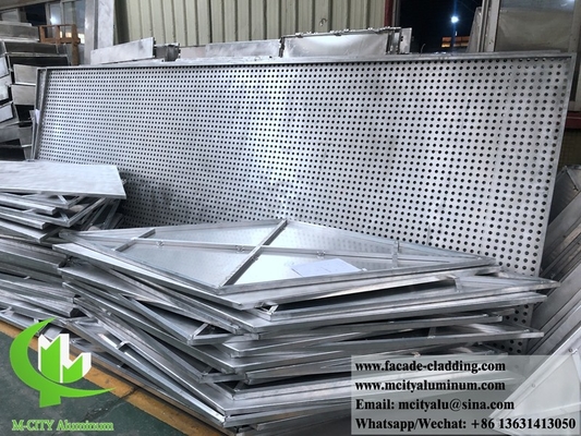 Parete tenda a pannelli metallici CNC di alluminio fluorocarbonio perforato per rivestimento di facciate