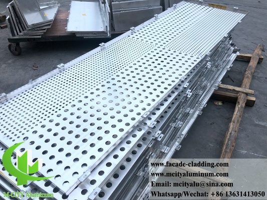 schermo di alluminio perforato CNC