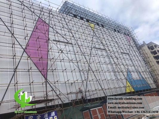 pannelli di rivestimento metallici perforati facciate in alluminio fornitore a Guangzhou Cina