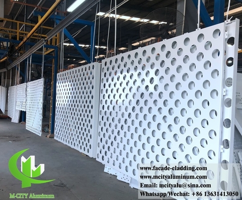 Fabbrica di rivestimenti per pareti massicce in alluminio in Cina
