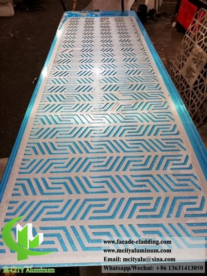 Forma triangolare rivestimento metallico perforato facciate in alluminio per edifici architettonici
