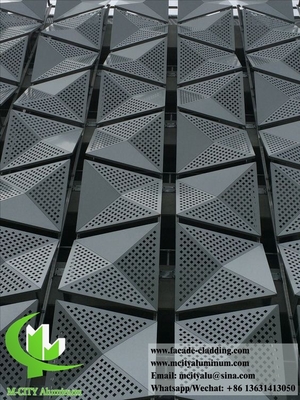 Forma 3D rivestimento metallo perforato facciate in alluminio buchi rotondi colore argento per la parete dell'edificio