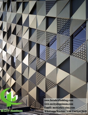 Forma triangolare rivestimento metallico perforato facciate in alluminio per edifici architettonici