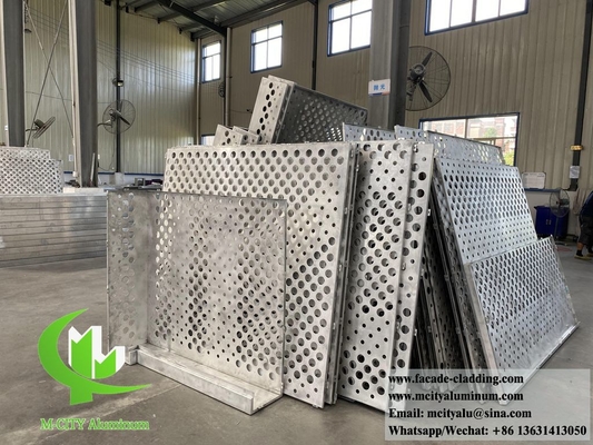 pannello di facciata con rivestimento in alluminio perforato spessore 3 mm, 1 m x 2 m, ripiegato