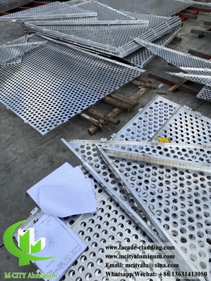 Cina Fassata metallica perforata lamiera di alluminio PVDF con spessore di 2 mm colore champagne