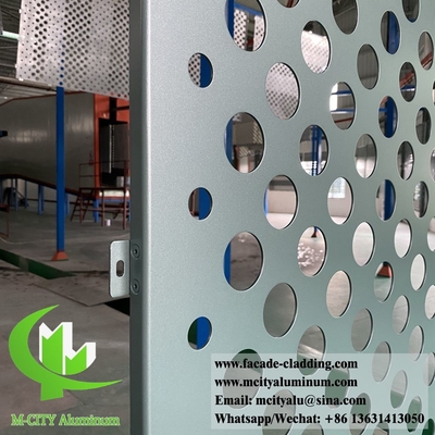 Fassate in metallo su misura con foglio di rivestimento in alluminio con buchi rotondi