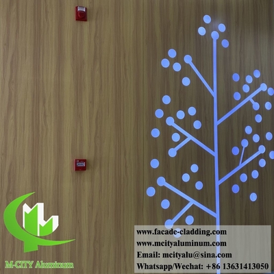 Rivestimenti per pareti in alluminio massiccio di colore grano di legno per la decorazione delle pareti interne in legno