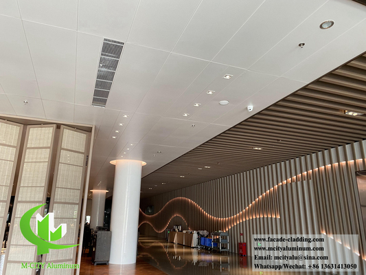In polvere rivestito di colore bianco rivestimento di pareti solide soffitto in alluminio decorazione interna