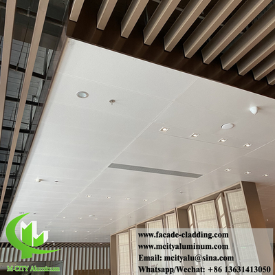 In polvere rivestito di colore bianco rivestimento di pareti solide soffitto in alluminio decorazione interna