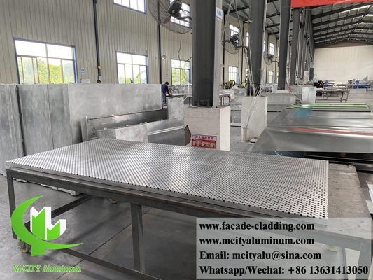 Fogli di metallo esterno per sistemi di facciata di rivestimento di pareti esterne