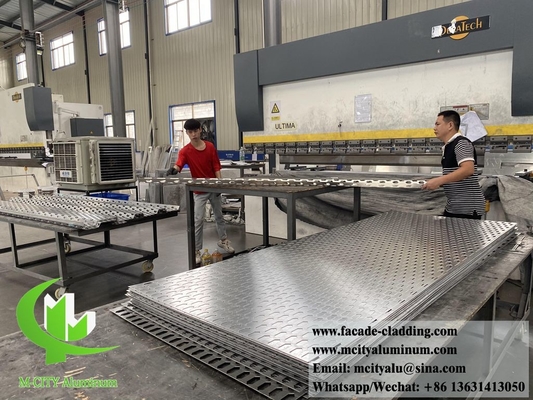 Fassate metalliche perforate di alluminio, rivestimento delle pareti, decorazione 3 mm PVDF, rivestimento PPG