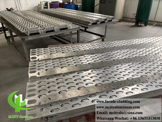 Fassate in alluminio tagliate al laser schermo metallico con disegni decorativi fabbrica cinese