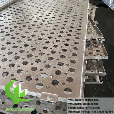 pannello di lamiera di alluminio perforato decorativo a forma esagonale in polvere rivestito di colore grigio