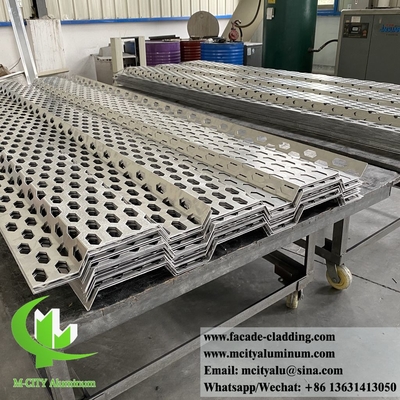 schermo metallico decorativo per la costruzione di recinzioni murarie