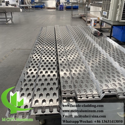 schermo metallico decorativo per la costruzione di recinzioni murarie
