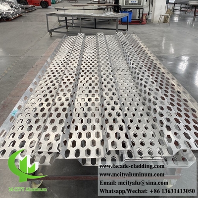 pannello di lamiera di alluminio perforato decorativo a forma esagonale in polvere rivestito di colore grigio