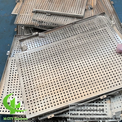 schermo metallico decorativo per la costruzione di recinzioni murarie