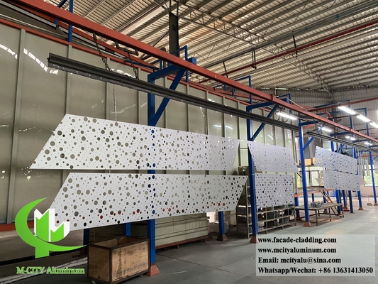 Rivestimento in alluminio CNC schermo metallico buchi rotondi colore bianco 3 mm PVDF in polvere rivestito personalizzato