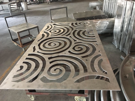 Schermo di metallo tagliato al laser per recinzione Decorazione della facciata del muro Foglio di alluminio con modelli Colore sottile
