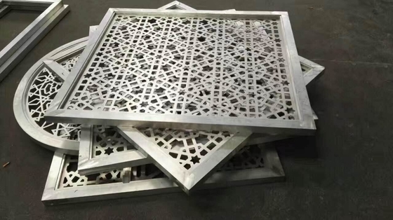 pannello metallico perforato su misura in polvere rivestito spessore 3 mm forma quadrata