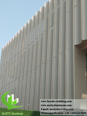 Pannelli di alluminio per schermo metallico perforato CNC per facciata di rivestimento di pareti di edifici 3 mm