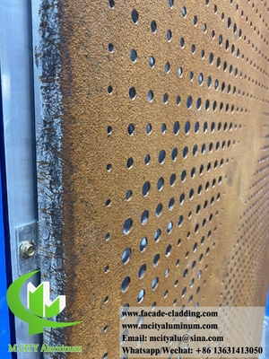 Perforazione di lamiere di alluminio in polvere di schermo rivestito per pannelli di parete esterne