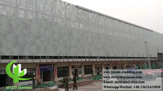 Sistema di facciate di rivestimento metallico perforato spessore 3 mm PVDF sliver schermi in alluminio