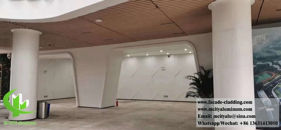Perforazione del soffitto metallico in lamiera di alluminio e schermo metallico PVDF Akzo Nobel Coating