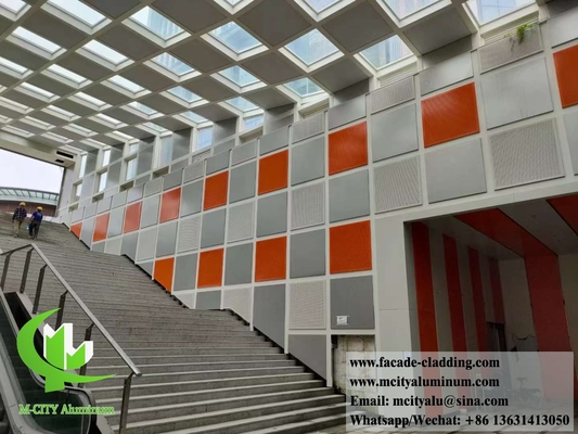 Perforazione del soffitto metallico in lamiera di alluminio e schermo metallico PVDF Akzo Nobel Coating